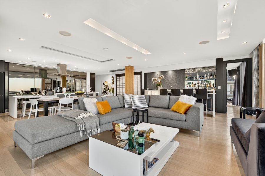 To Let 2 Bedroom Property for Rent in Green Point Western Cape